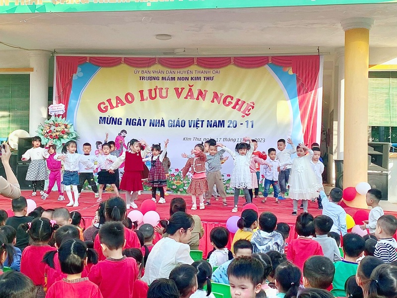 Giao lưu văn nghệ mừng ngày Nhà giáo Việt Năm 20/11