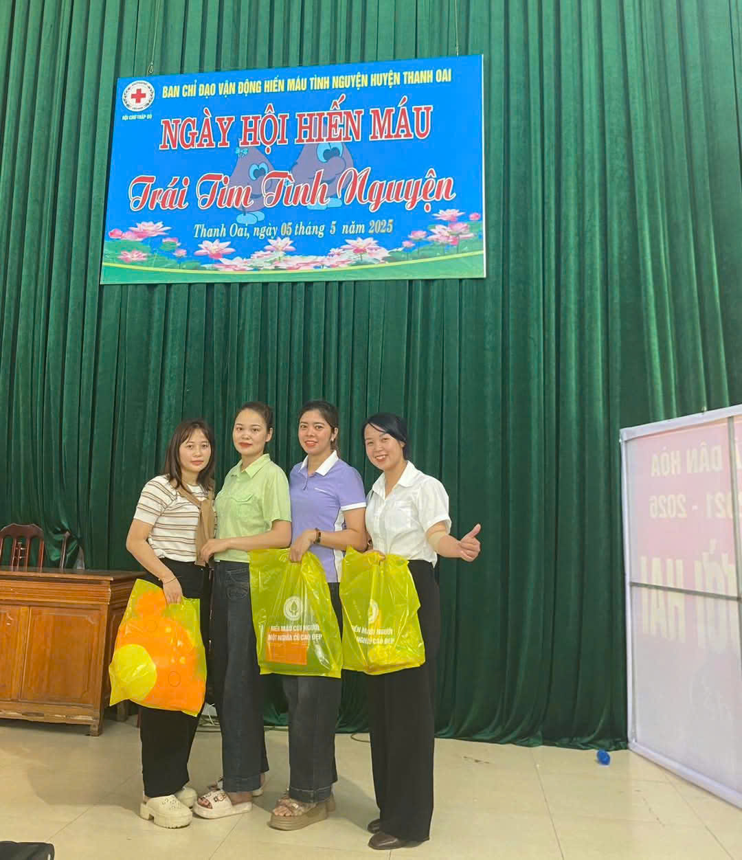 Phong trào Hiến máu tình nguyện của Cán bộ GVNV trường MN Kim Thư rất sôi nổi và tích cực