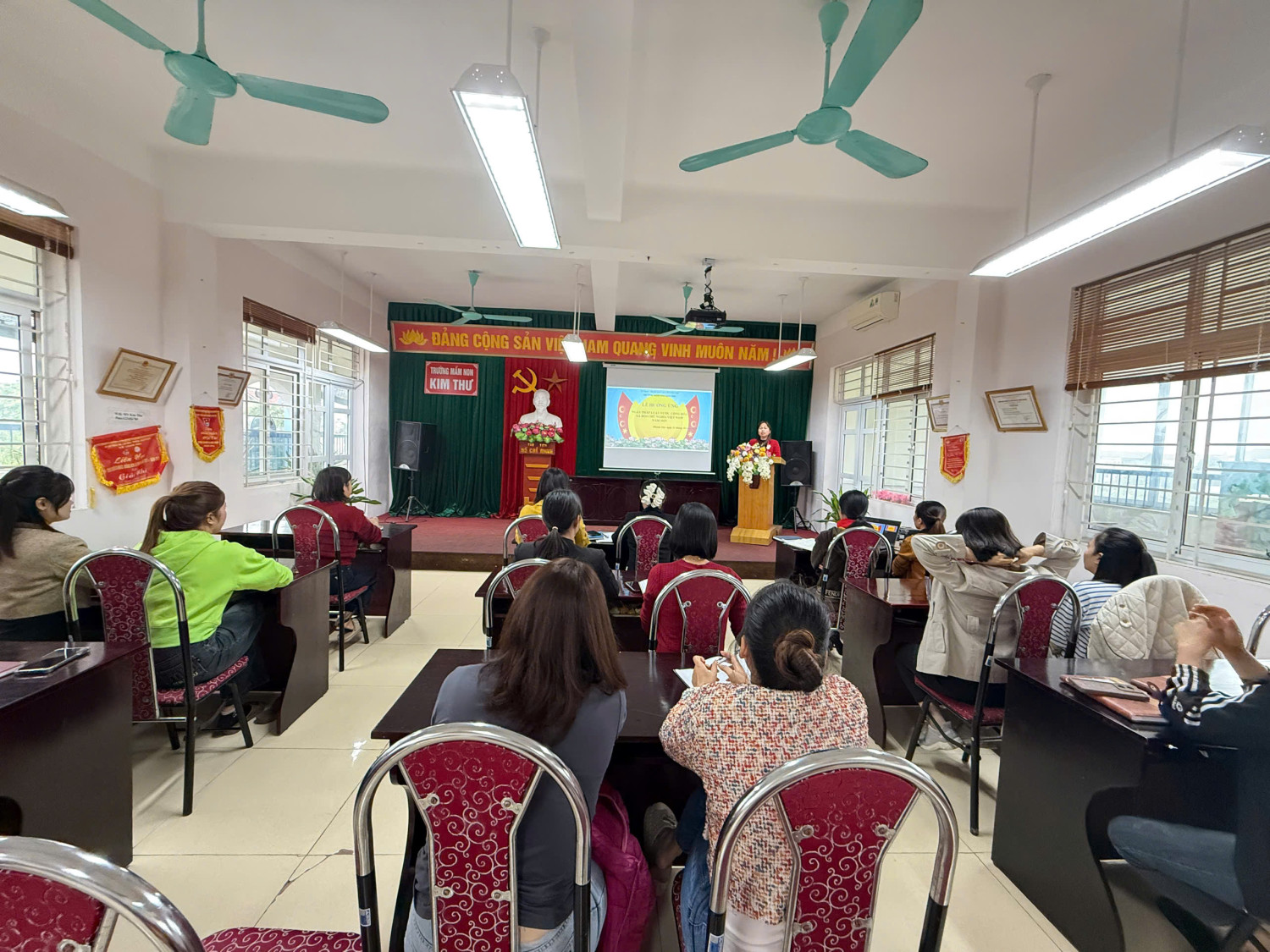 Trường Mầm non Kim Thư - Phát động Hưởng ứng ngày pháp luật  nước Cộng hòa xã hội chủ nghĩa Việt Nam