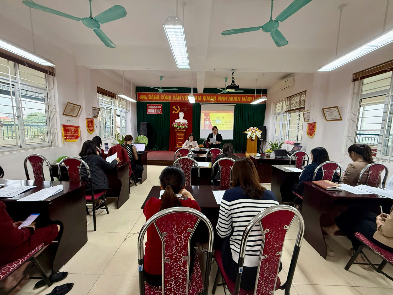 HỘI NGHỊ ĐÁNH GIÁ KIỂM ĐIỂM CHẤT LƯỢNG TẬP THỂ - CÁ NHÂN NĂM 2025